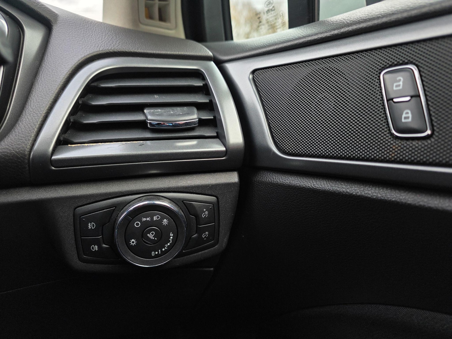 Used Ford Mondeo 2015 for sale - 77549273: Photo 35