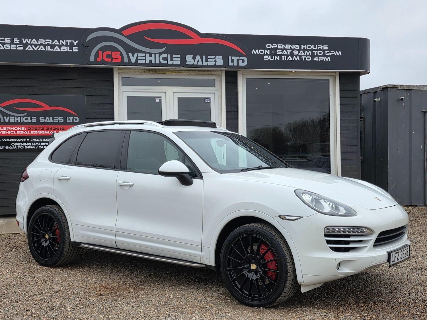 Used Porsche Cayenne 2012 for sale - 77794074: Photo 2