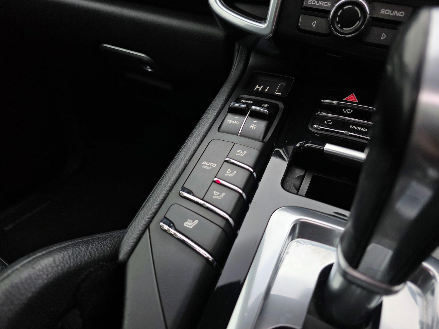 Used Porsche Cayenne 2012 for sale - 77794074: Photo 34