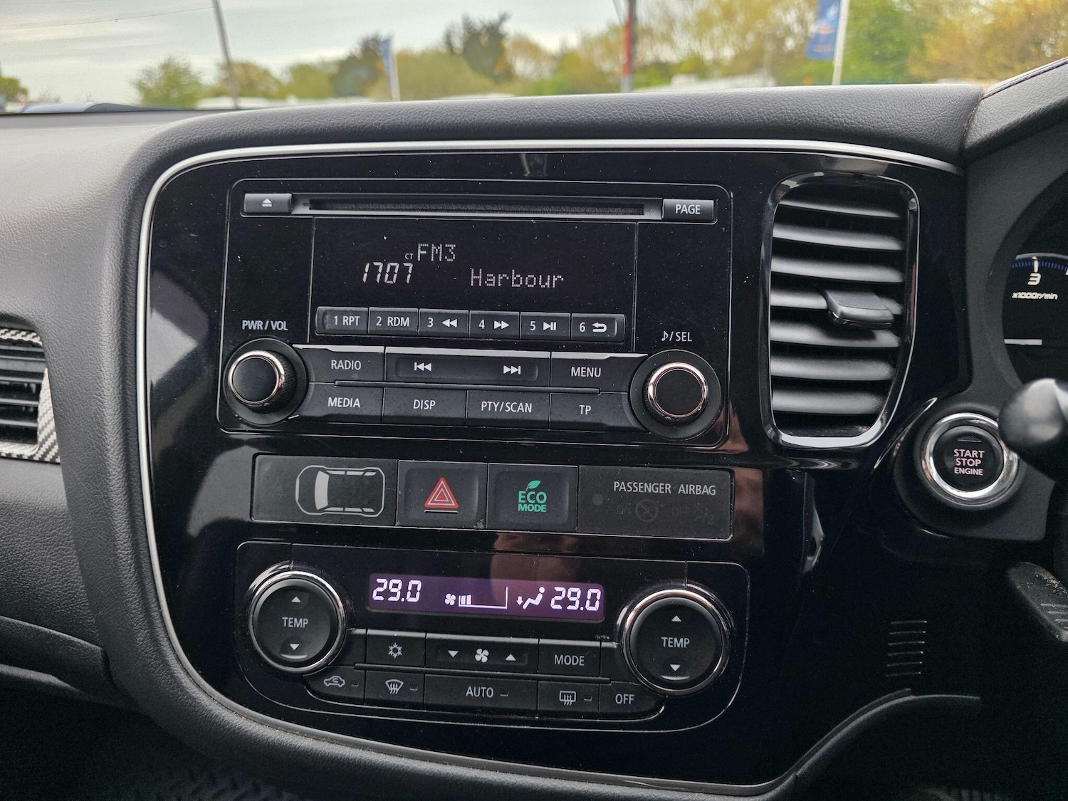 Used Mitsubishi Outlander 2016 for sale - 78204216: Photo 28