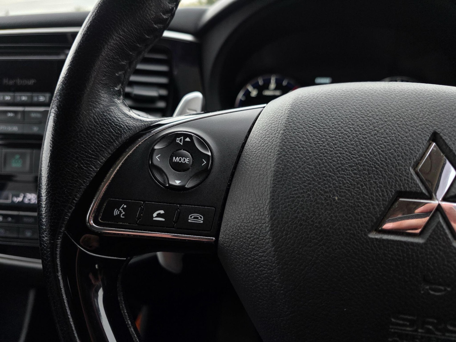 Used Mitsubishi Outlander 2016 for sale - 78204216: Photo 33