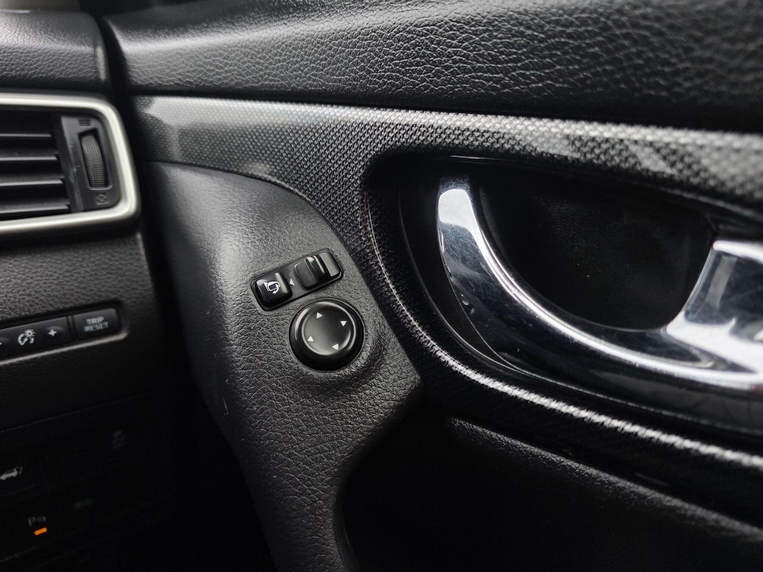 Used Nissan X-Trail for sale - 77957038: Photo 35