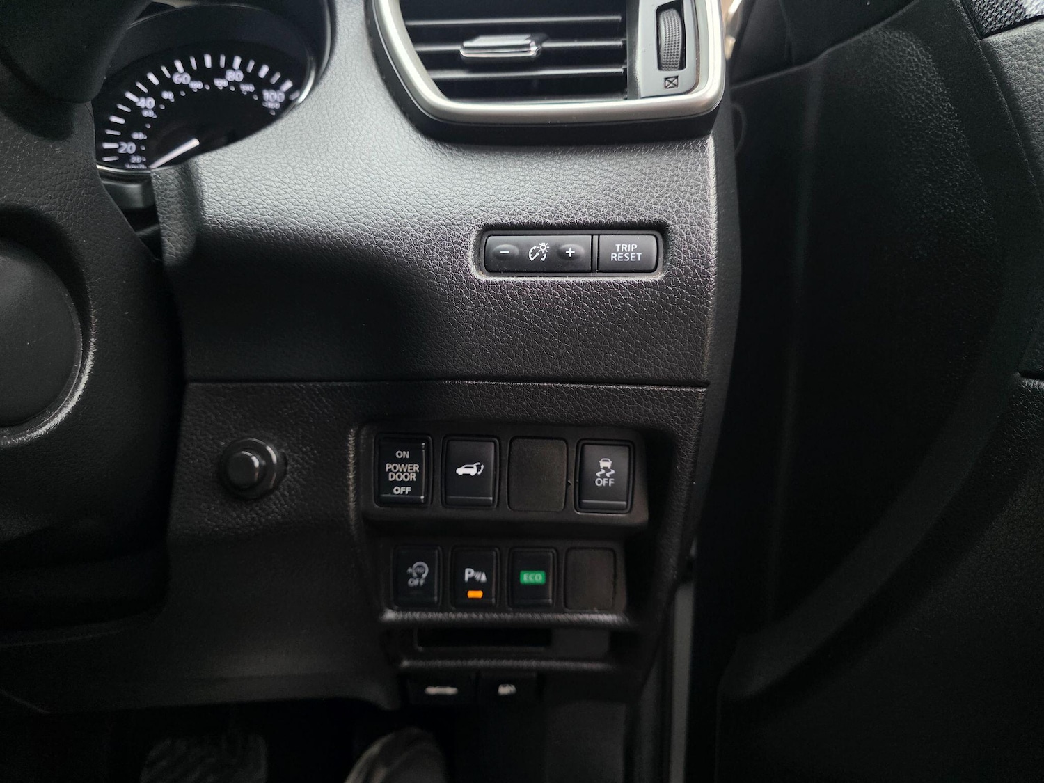 Used Nissan X-Trail for sale - 77957038: Photo 36