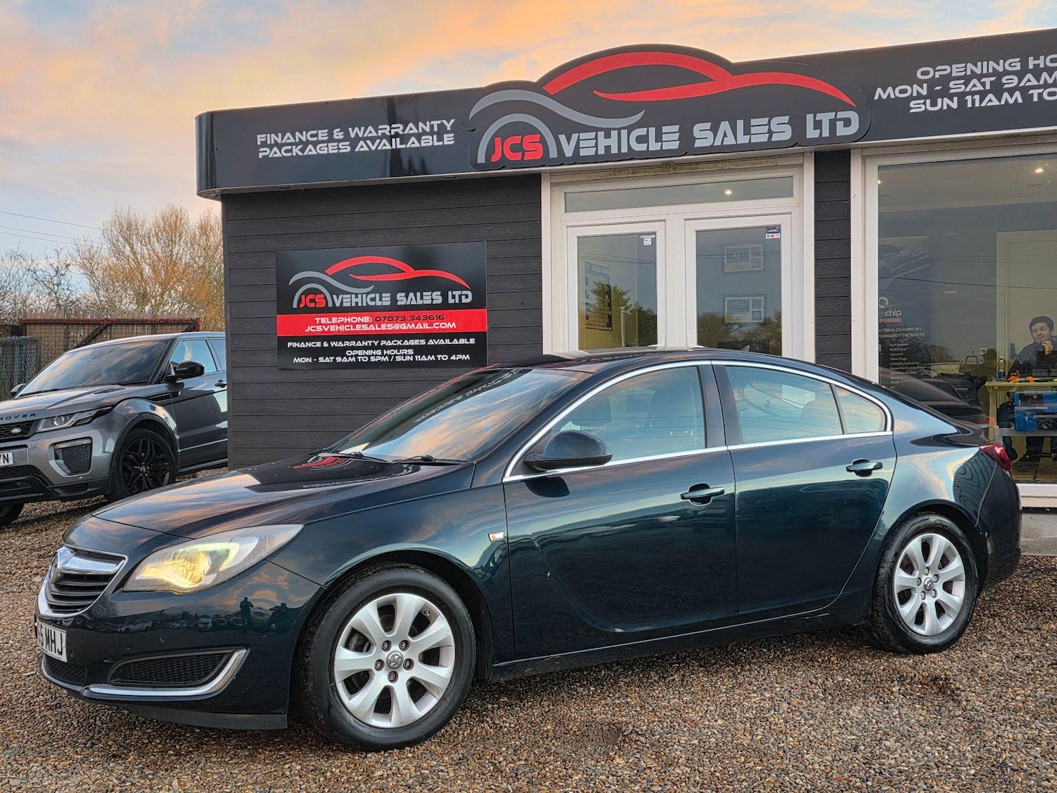 Used Vauxhall Insignia 2015 for sale - 76887193: Photo 2