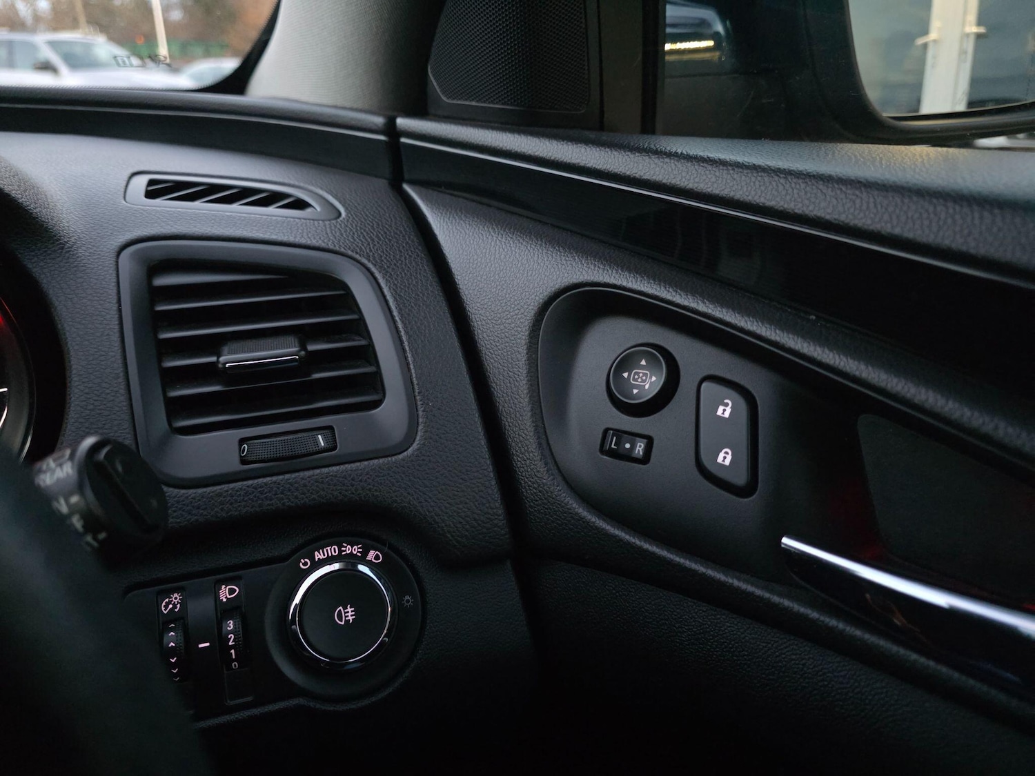 Used Vauxhall Insignia 2015 for sale - 76887193: Photo 29