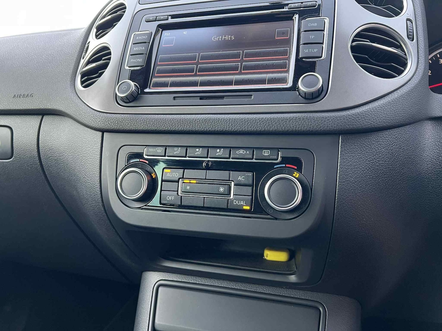 Used Volkswagen Tiguan 2011 for sale - 77358922: Photo 28