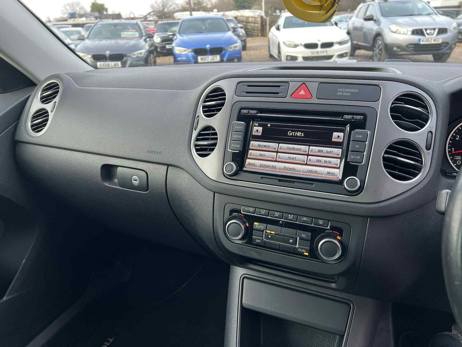 Used Volkswagen Tiguan 2011 for sale - 77358922: Photo 29