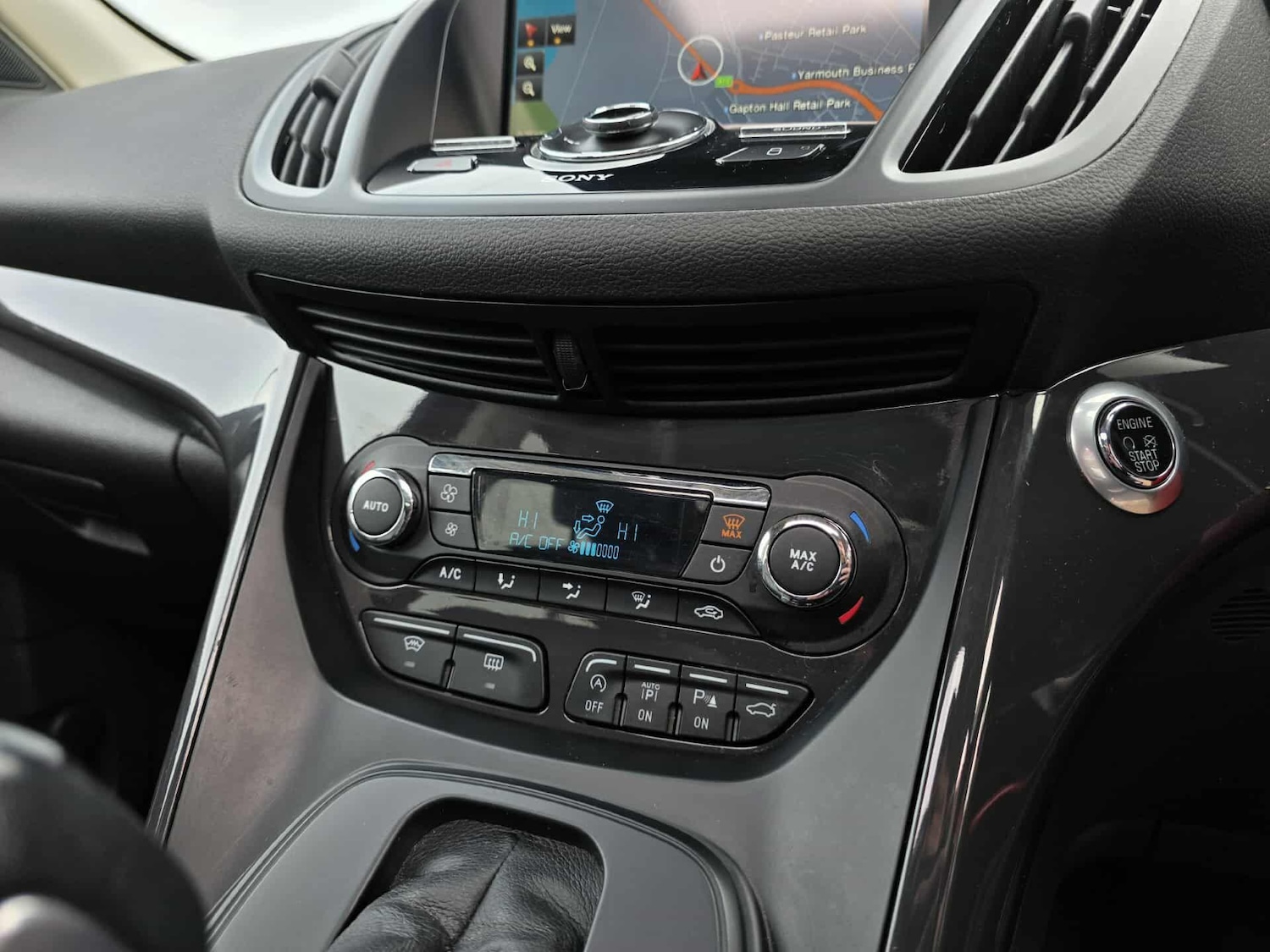 Used Ford Kuga 2015 for sale - 76599438: Photo 21