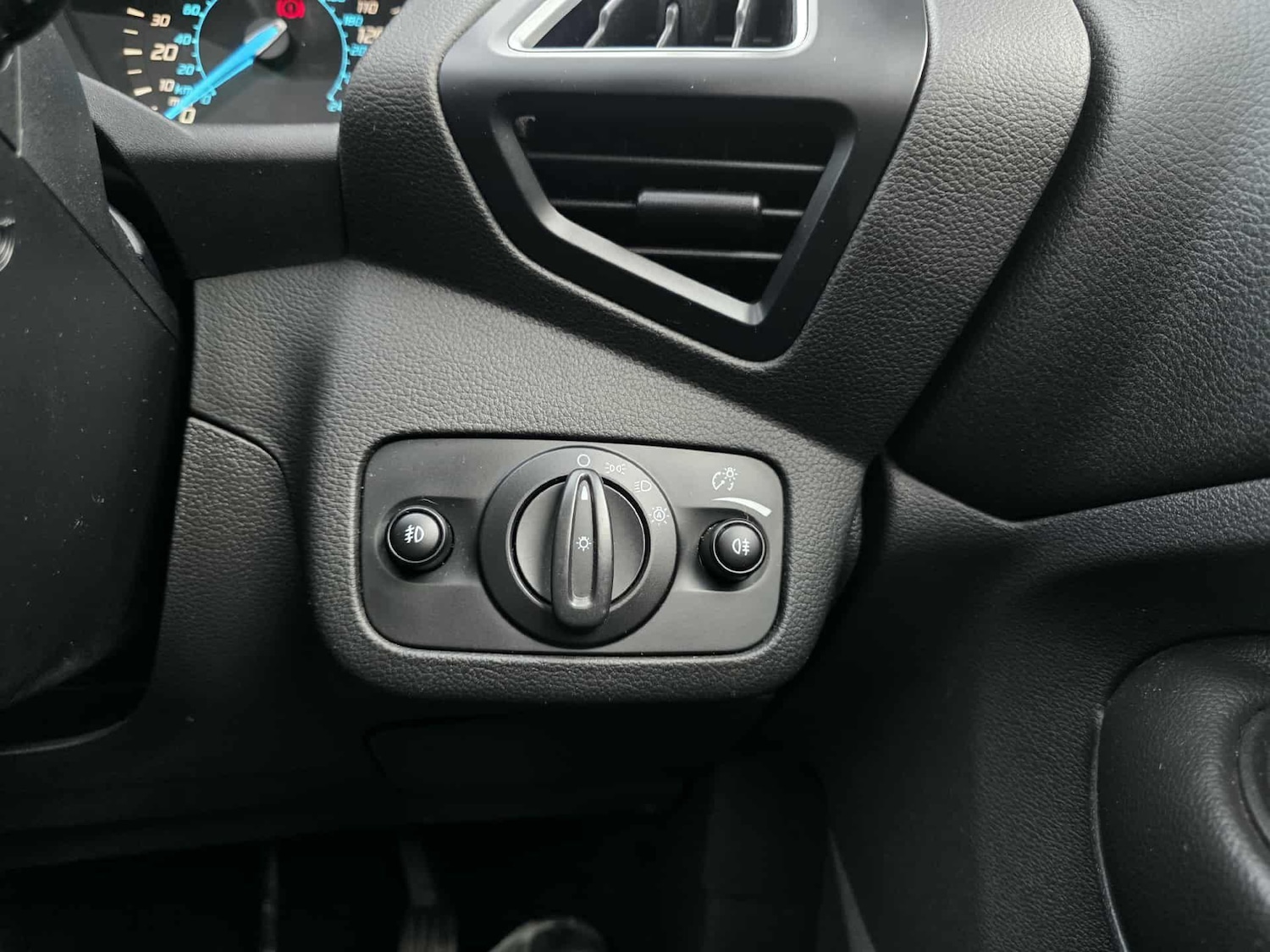 Used Ford Kuga 2015 for sale - 76599438: Photo 35