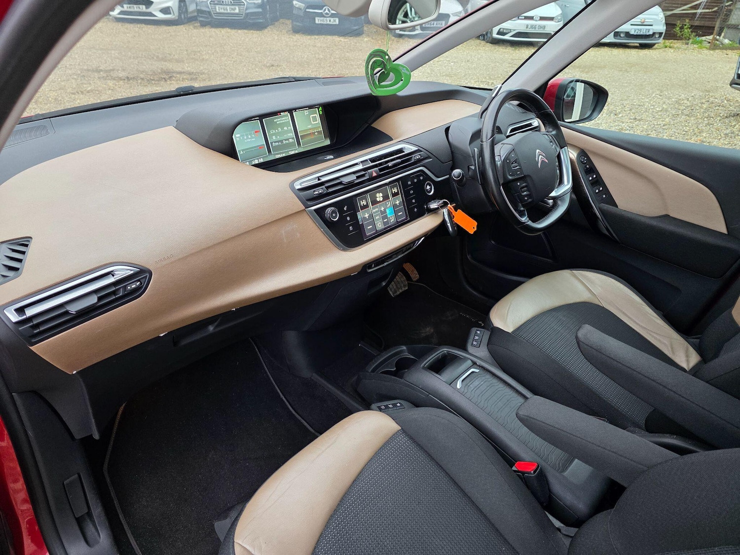 Used Citroen C4 Picasso 2016 for sale - 77066870: Photo 24