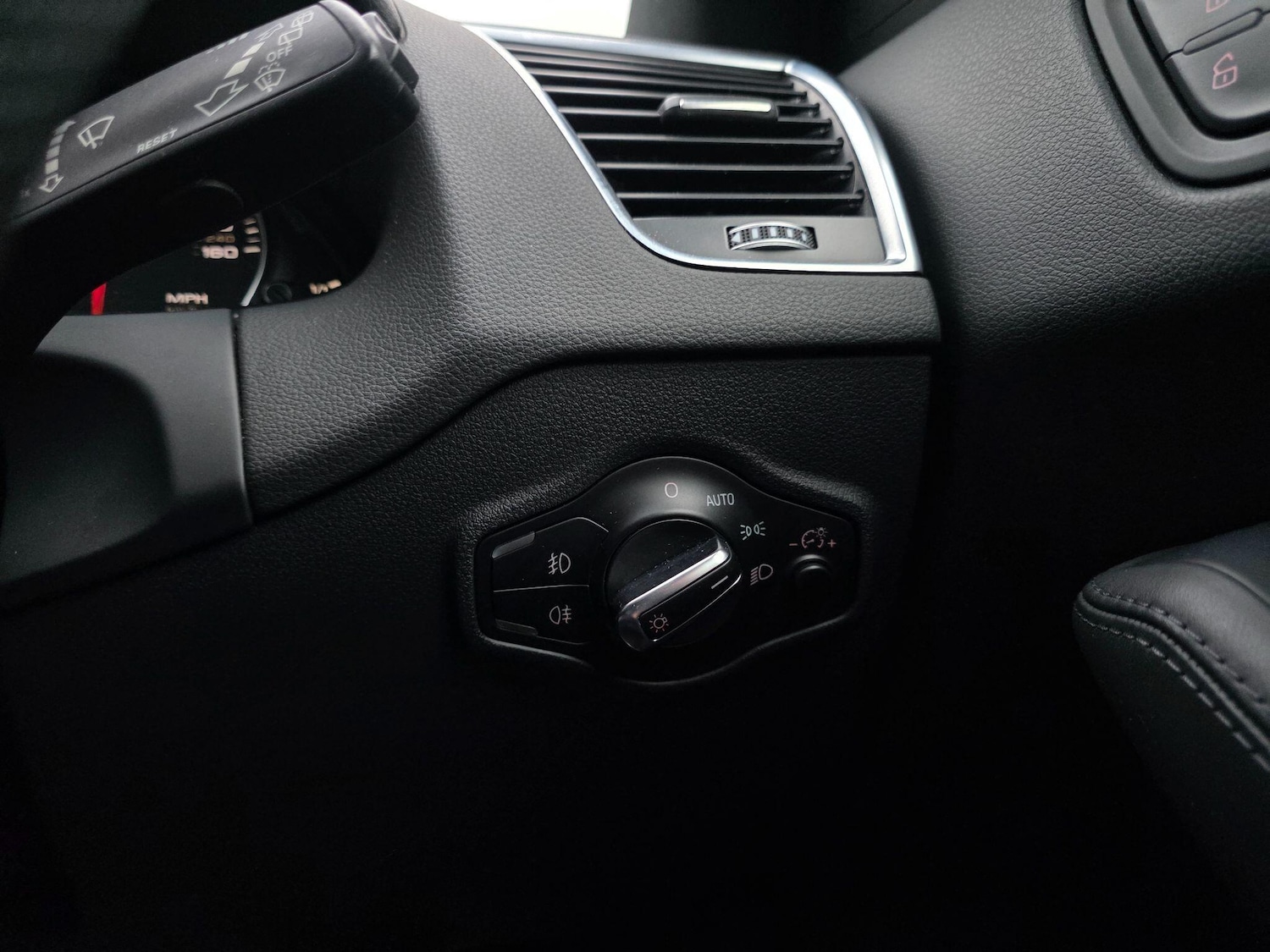 Used Audi Q5 2012 for sale - 76688859: Photo 33