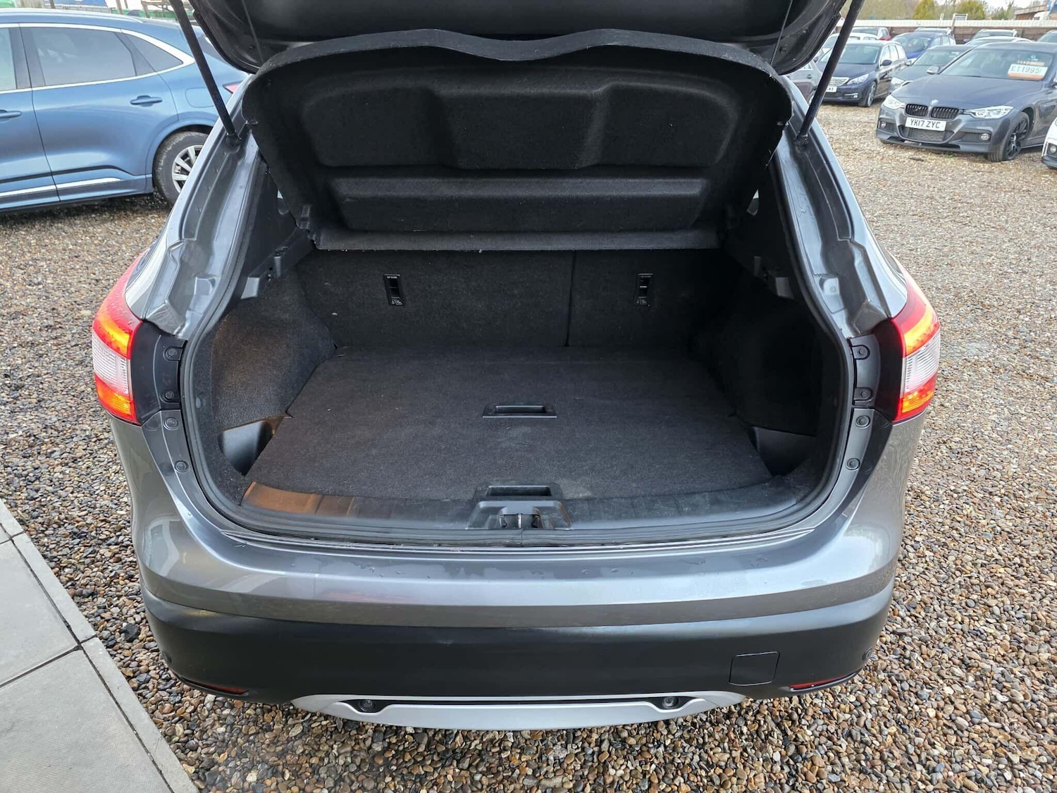 Used Nissan Qashqai 2016 for sale - 76688573: Photo 15