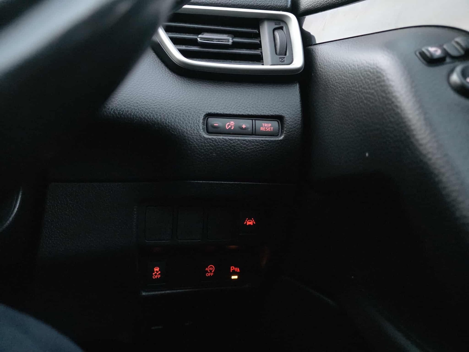 Used Nissan Qashqai 2016 for sale - 76688573: Photo 29