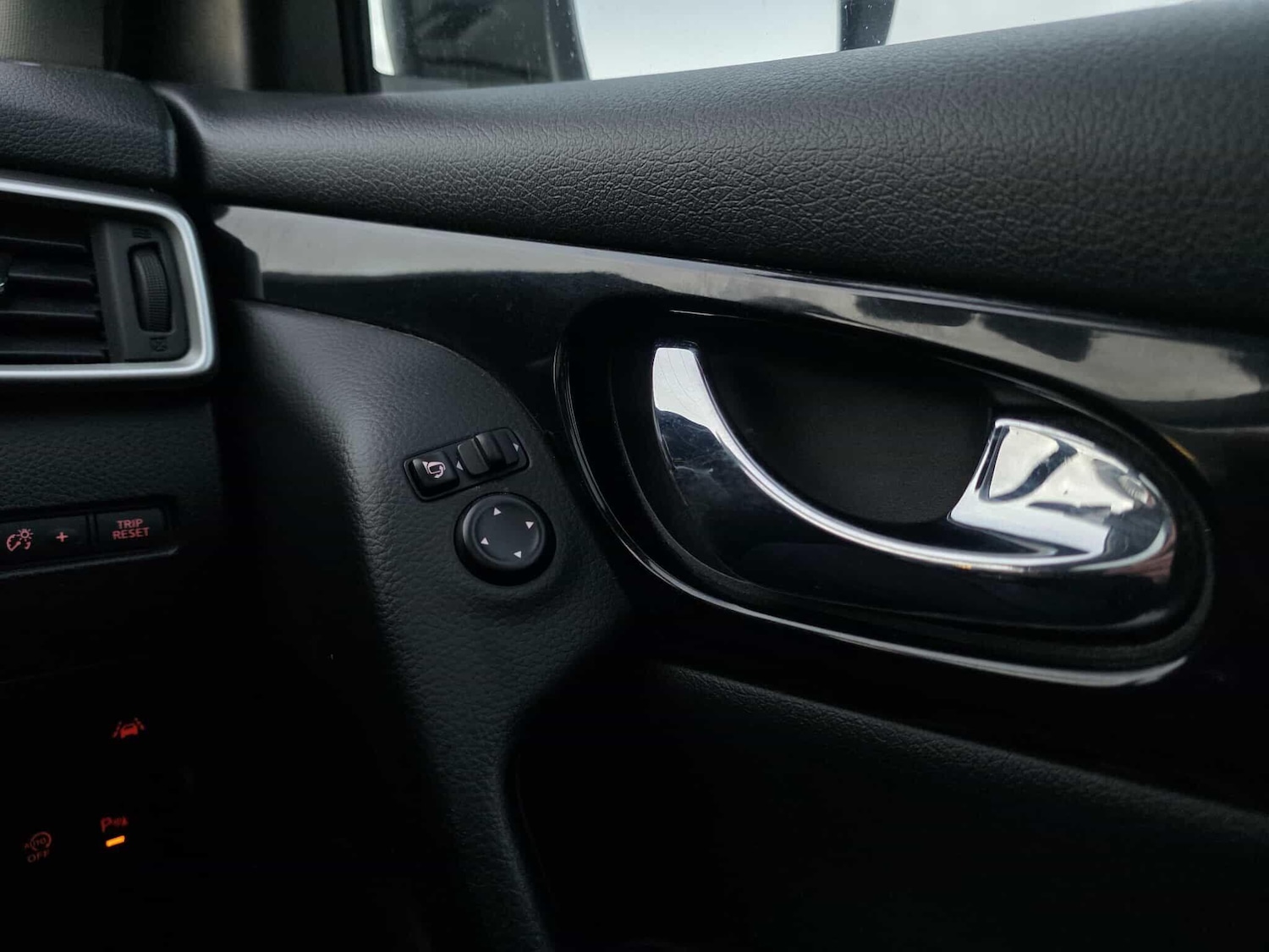 Used Nissan Qashqai 2016 for sale - 76688573: Photo 31