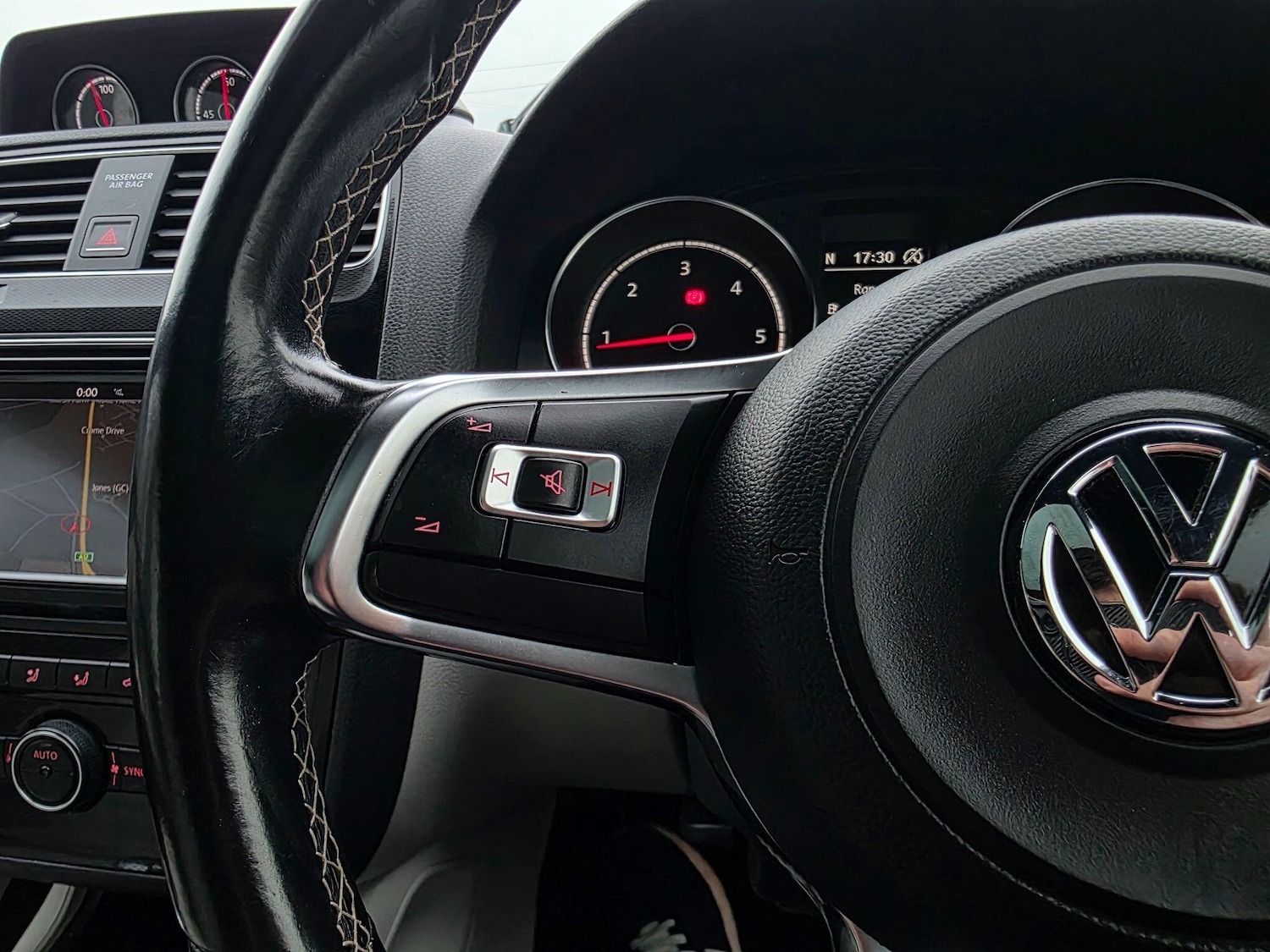 Used Volkswagen Scirocco 2015 for sale - 78047251: Photo 38