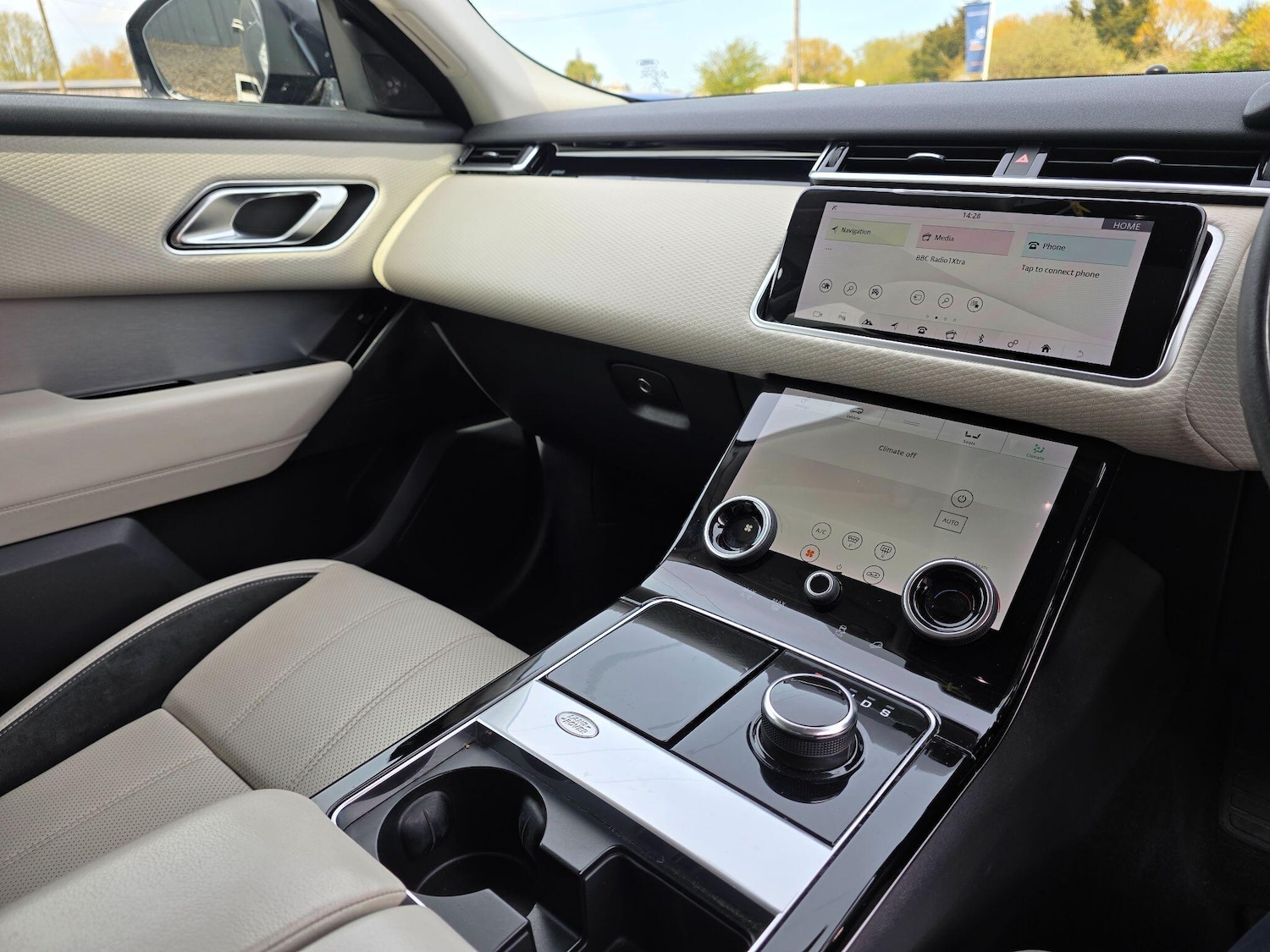 Used Land Rover Range Rover Velar 2017 for sale - 78205407: Photo 28