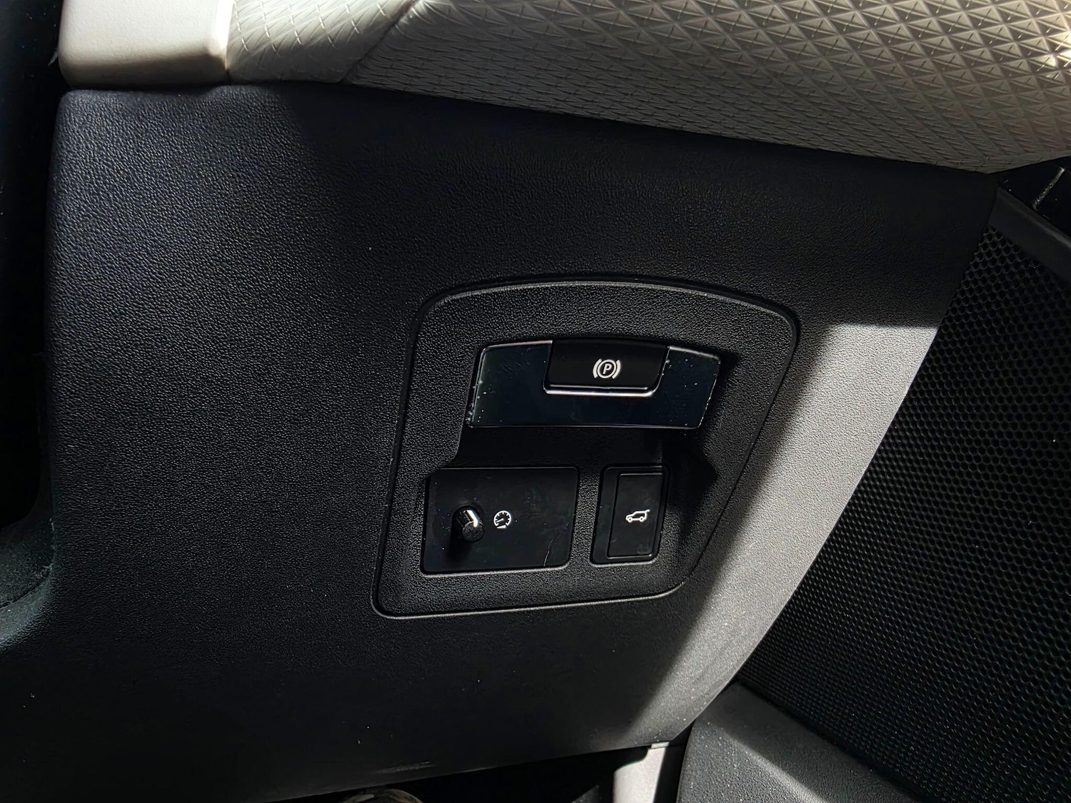 Used Land Rover Range Rover Velar 2017 for sale - 78205407: Photo 47