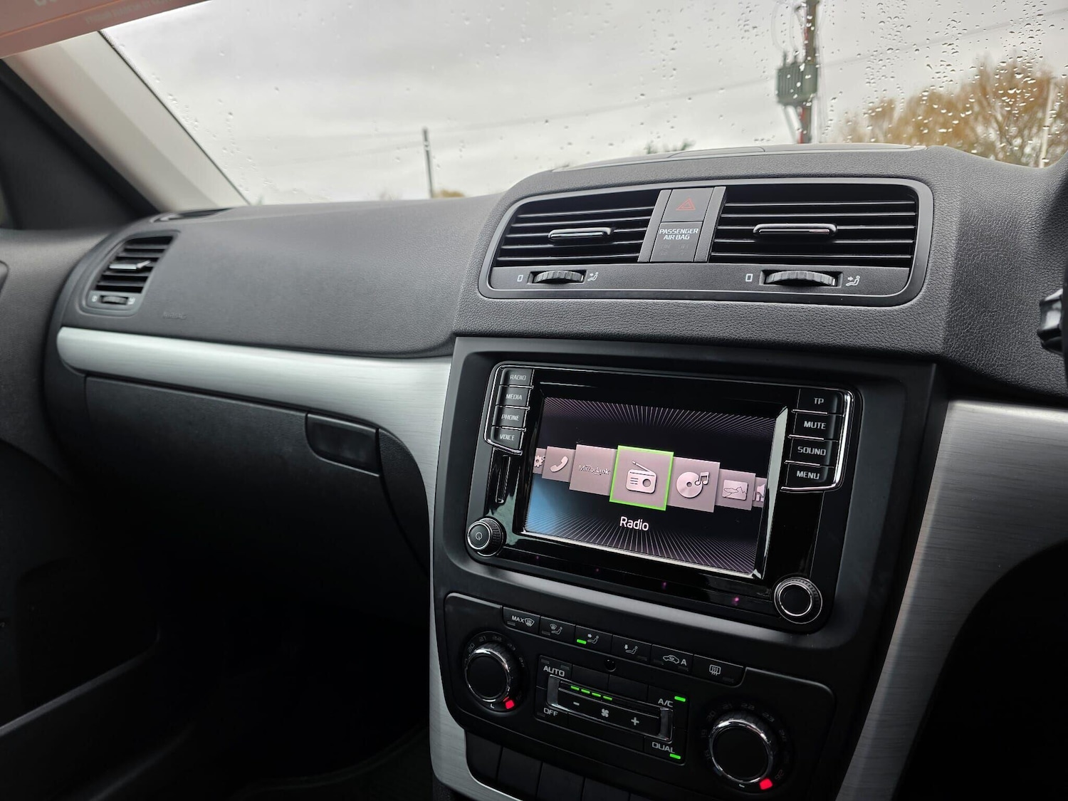 Used Skoda Yeti 2015 for sale - 76742524: Photo 23