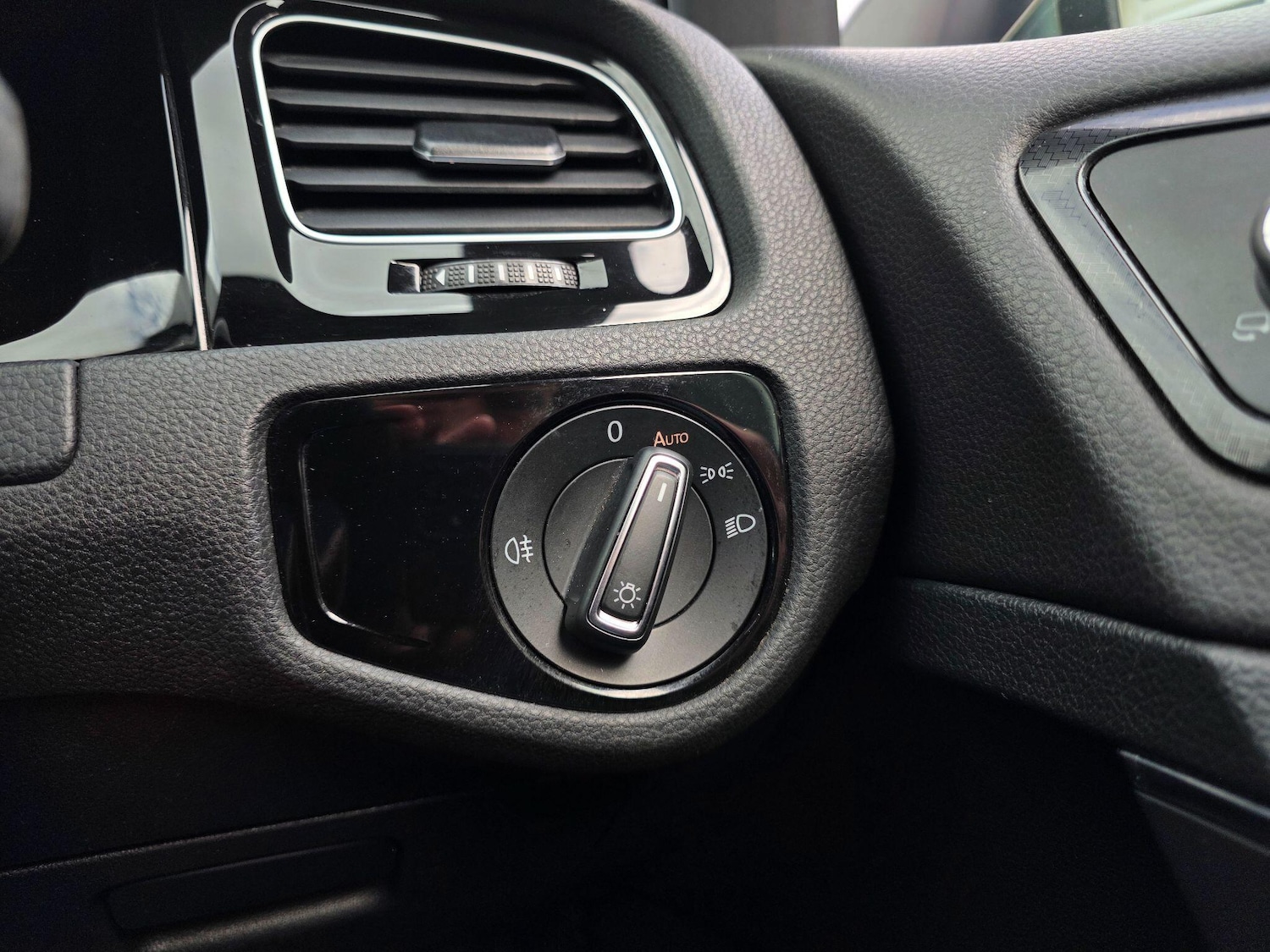 Used Volkswagen Golf 2015 for sale - 77839284: Photo 37