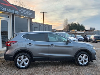 Used Nissan Qashqai 2017 for sale - 77202977: Photo
