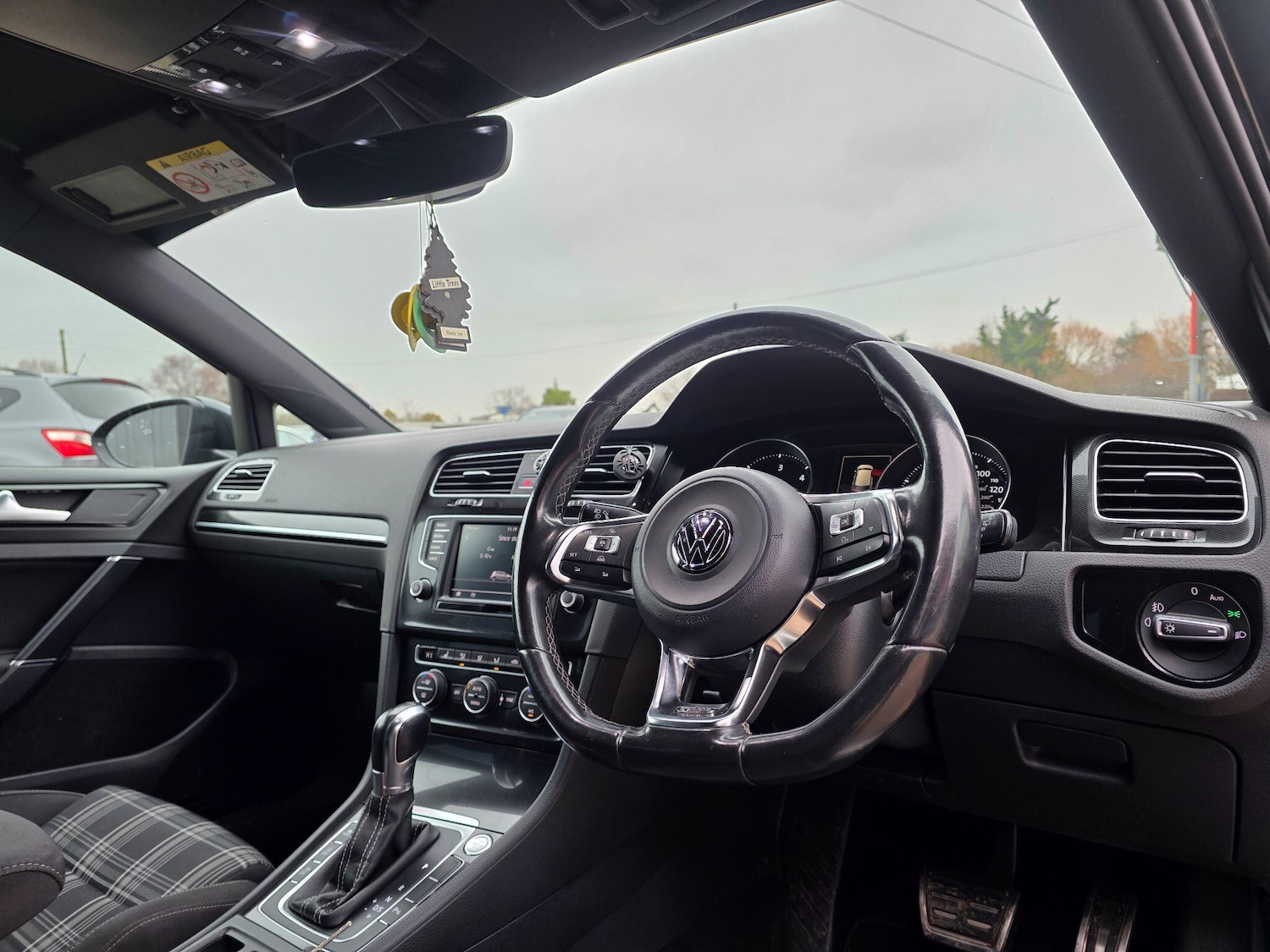 Used Volkswagen Golf 2017 for sale - 77376265: Photo 15