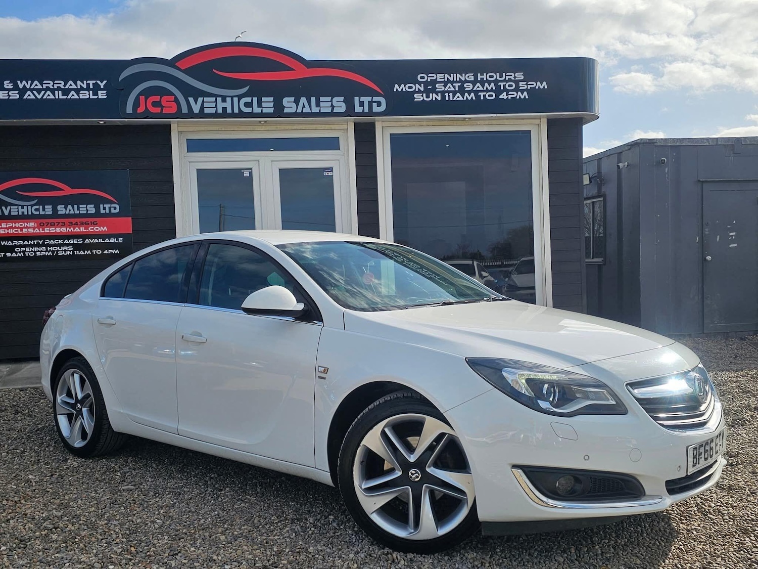Used Vauxhall Insignia 2016 for sale - 76599424: Photo 2