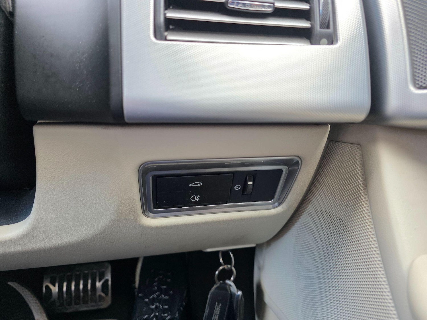 Used Jaguar XF 2012 for sale - 77267303: Photo 34