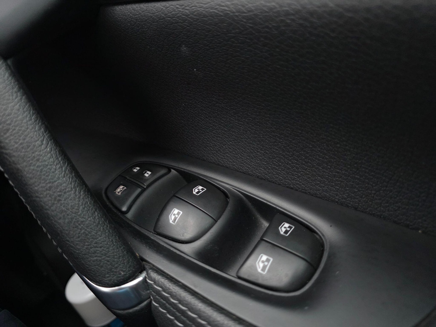 Used Nissan Qashqai 2017 for sale - 77425101: Photo 32