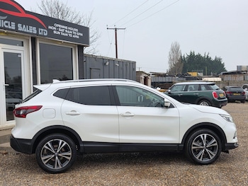 Used Nissan Qashqai 2017 for sale - 77425101: Photo