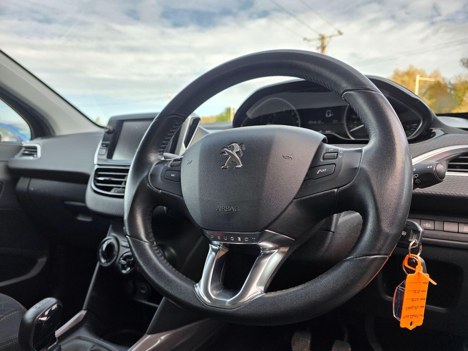 Used Peugeot 2008 2015 for sale - 76898560: Photo 20