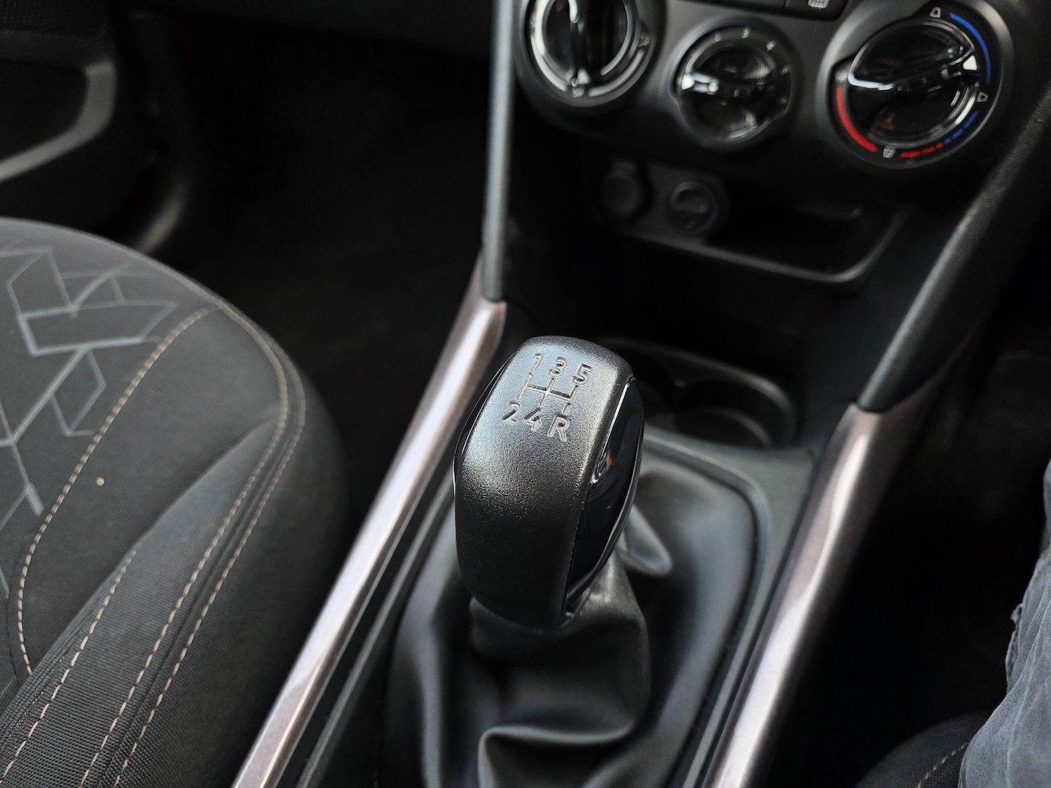 Used Peugeot 2008 2015 for sale - 76898560: Photo 22