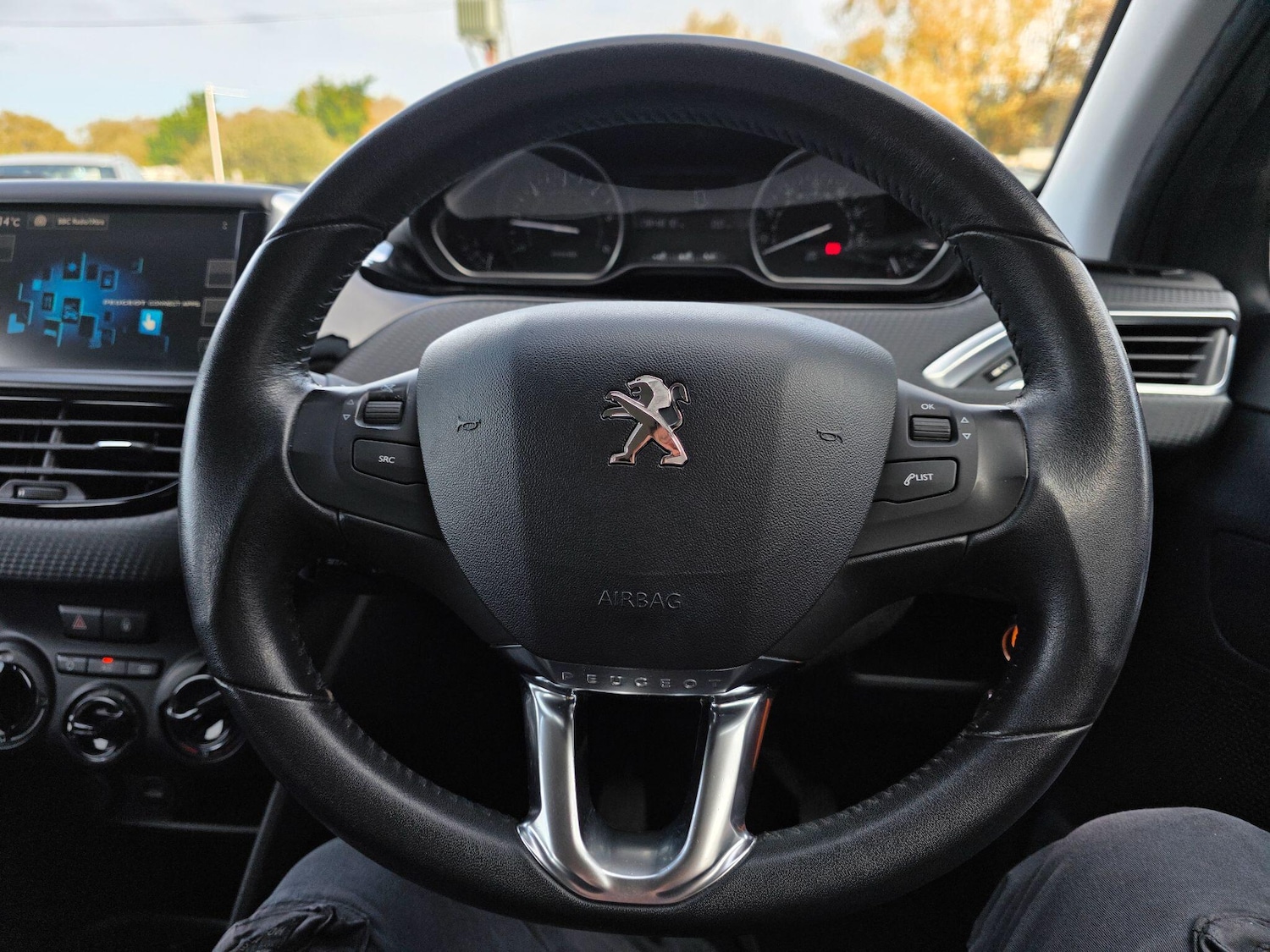 Used Peugeot 2008 2015 for sale - 76898560: Photo 32