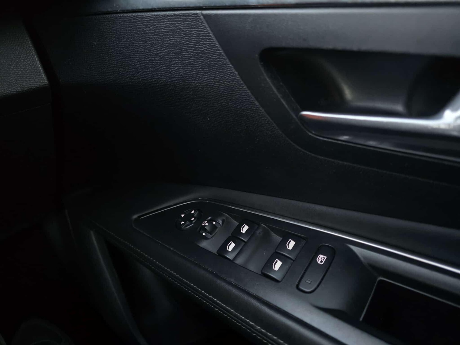 Used Peugeot 3008 2017 for sale - 76688997: Photo 30