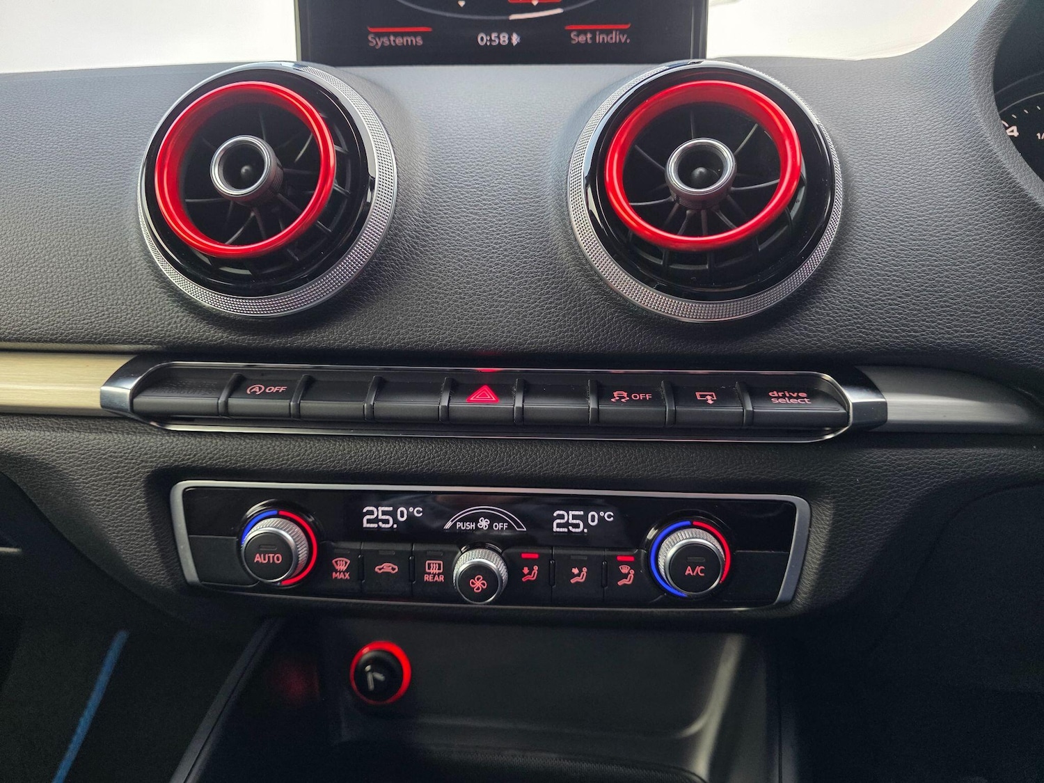 Used Audi A3 2014 for sale - 77267308: Photo 25