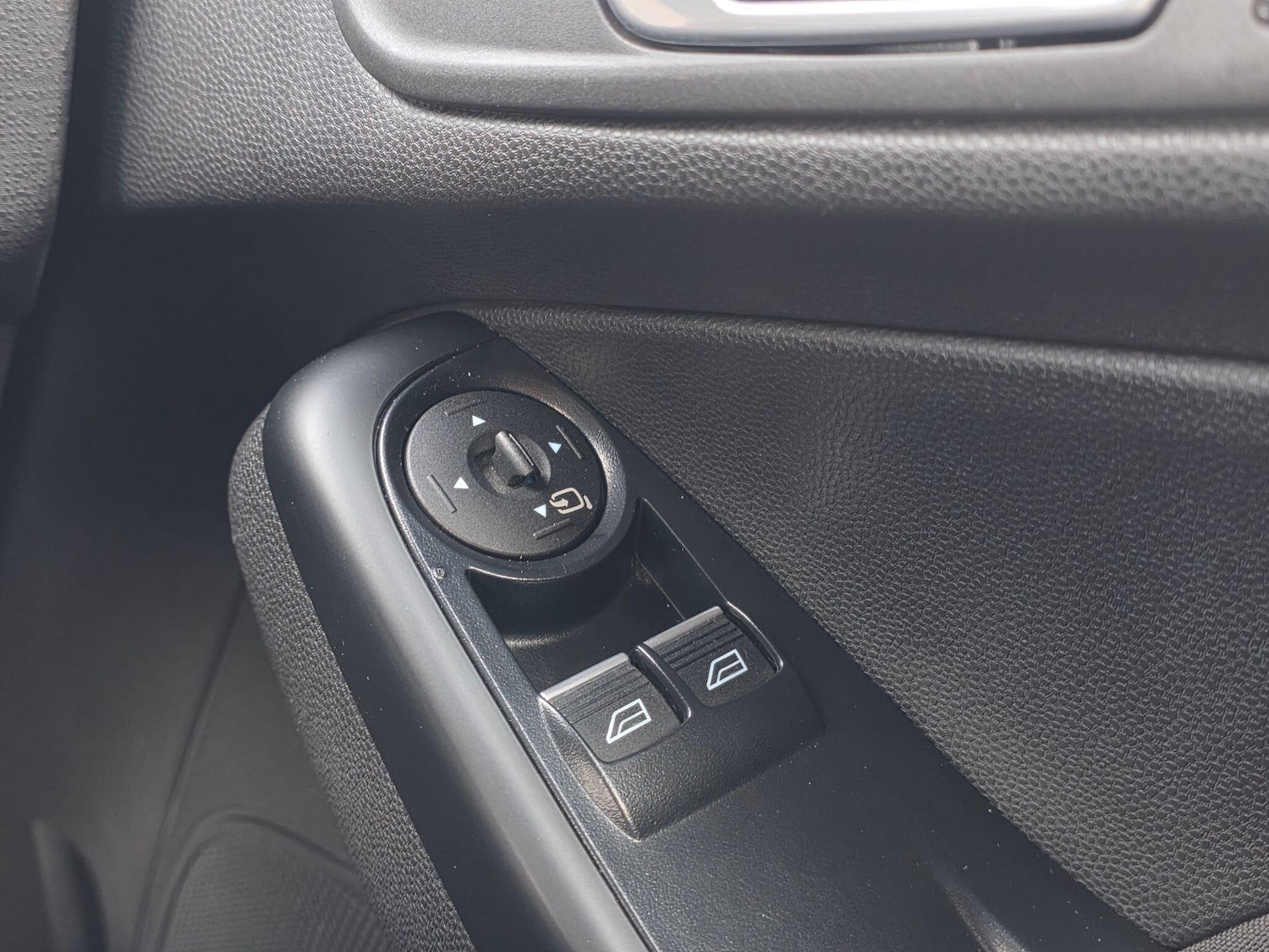 Used Ford Fiesta 2015 for sale - 77598354: Photo 35