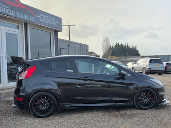 Used Ford Fiesta 2015 for sale - 77598354: Photo