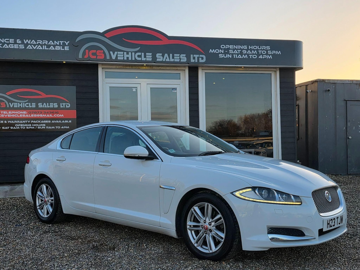 Used Jaguar XF 2013 for sale - 77163424: Photo 2