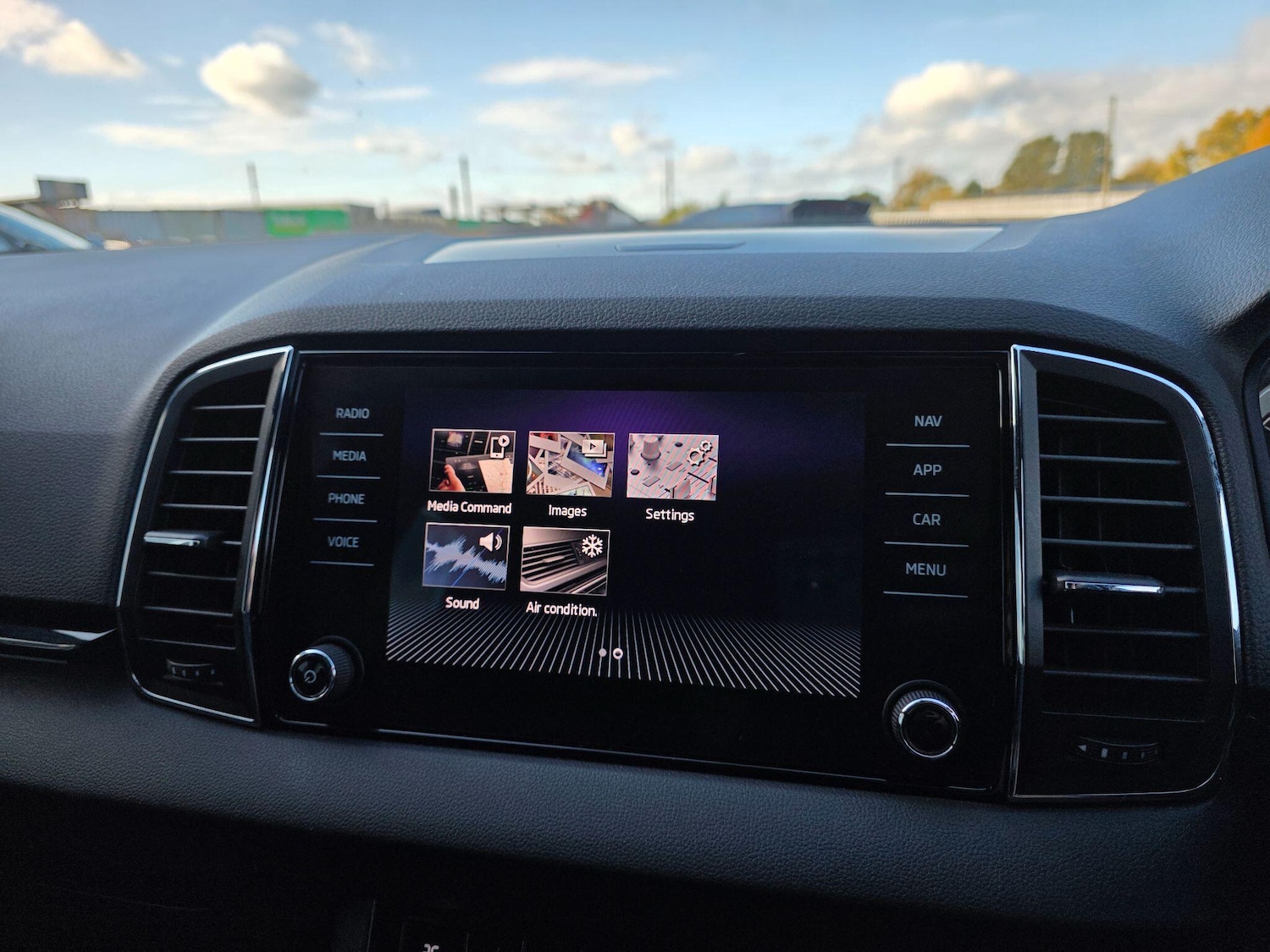 Used Skoda Karoq 2020 for sale - 76599471: Photo 32