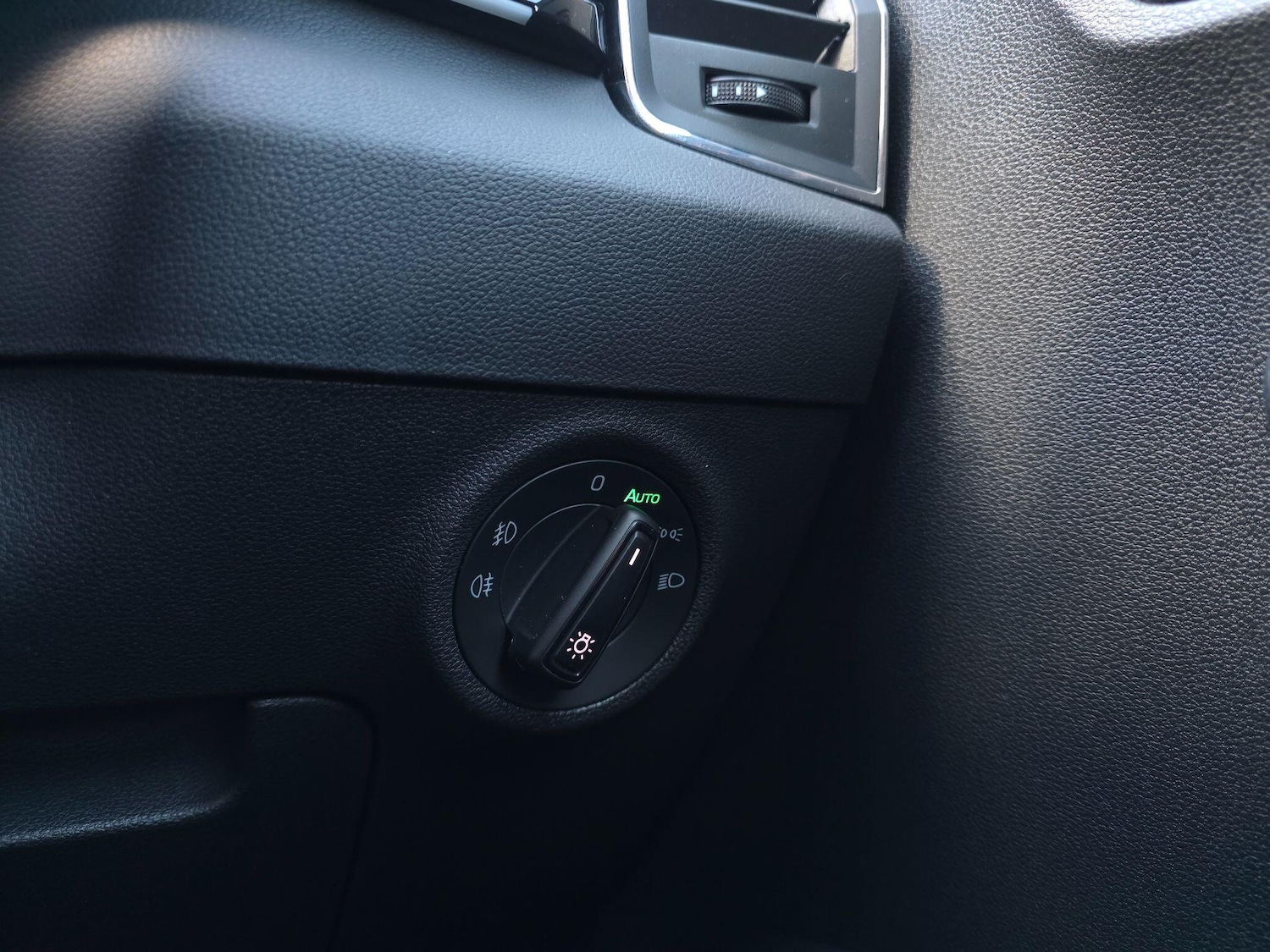 Used Skoda Karoq 2020 for sale - 76599471: Photo 35