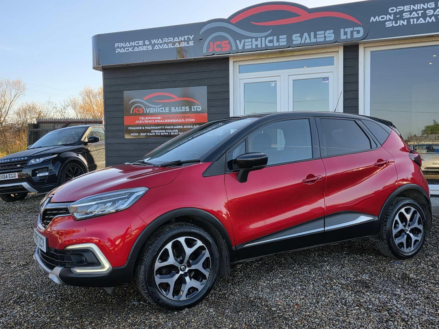 Used Renault Captur 2017 for sale - 76786612: Photo 2