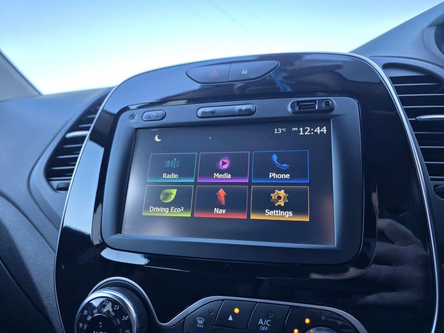 Used Renault Captur 2017 for sale - 76786612: Photo 24