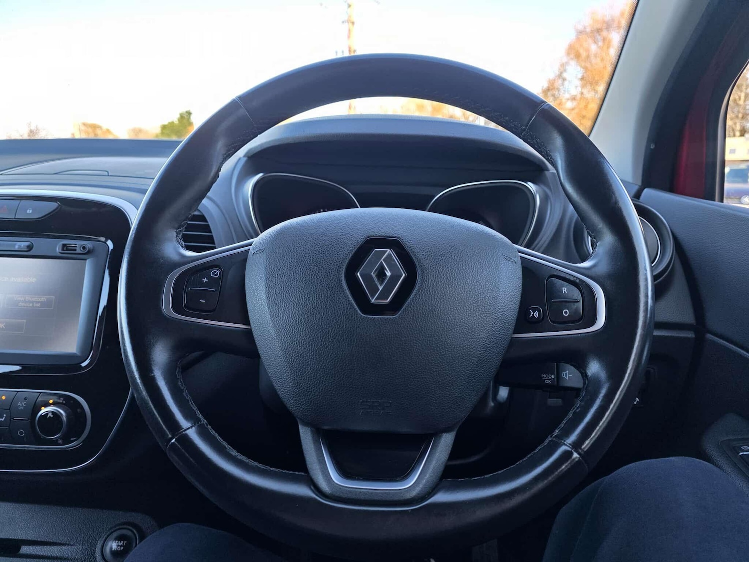 Used Renault Captur 2017 for sale - 76786612: Photo 30