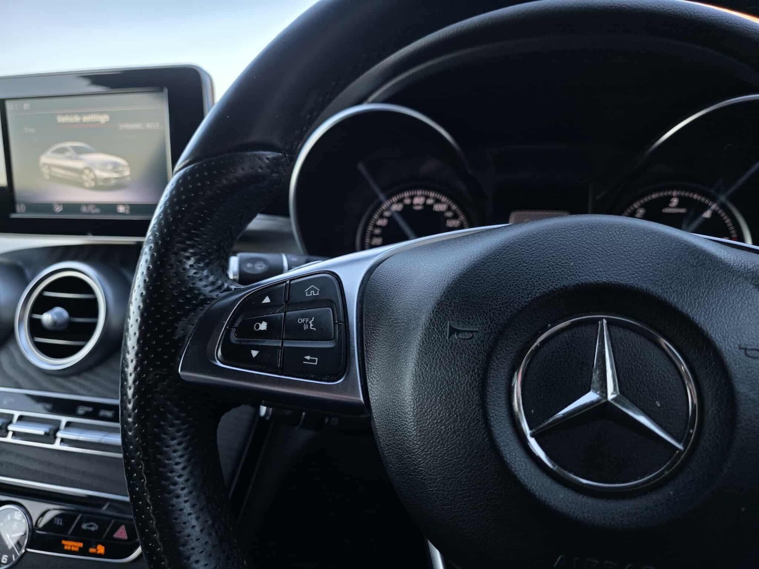 Used Mercedes-Benz C Class 2017 for sale - 77131684: Photo 31