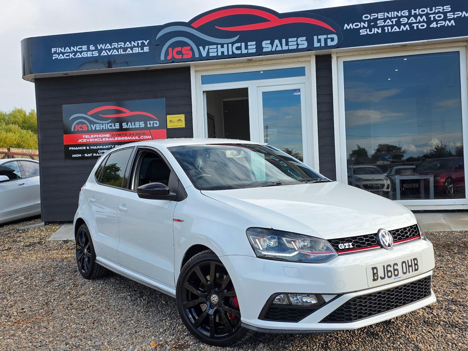 Used Volkswagen Polo 2016 for sale - 76599475: Photo 1