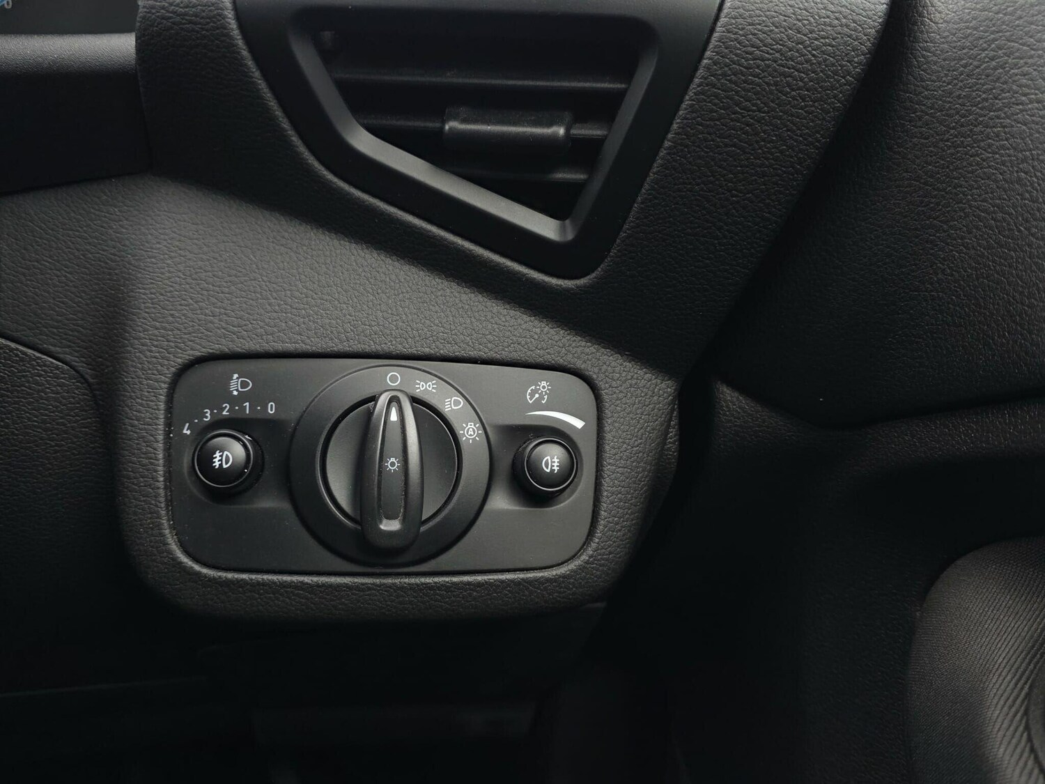 Used Ford C-Max 2017 for sale - 76633867: Photo 31