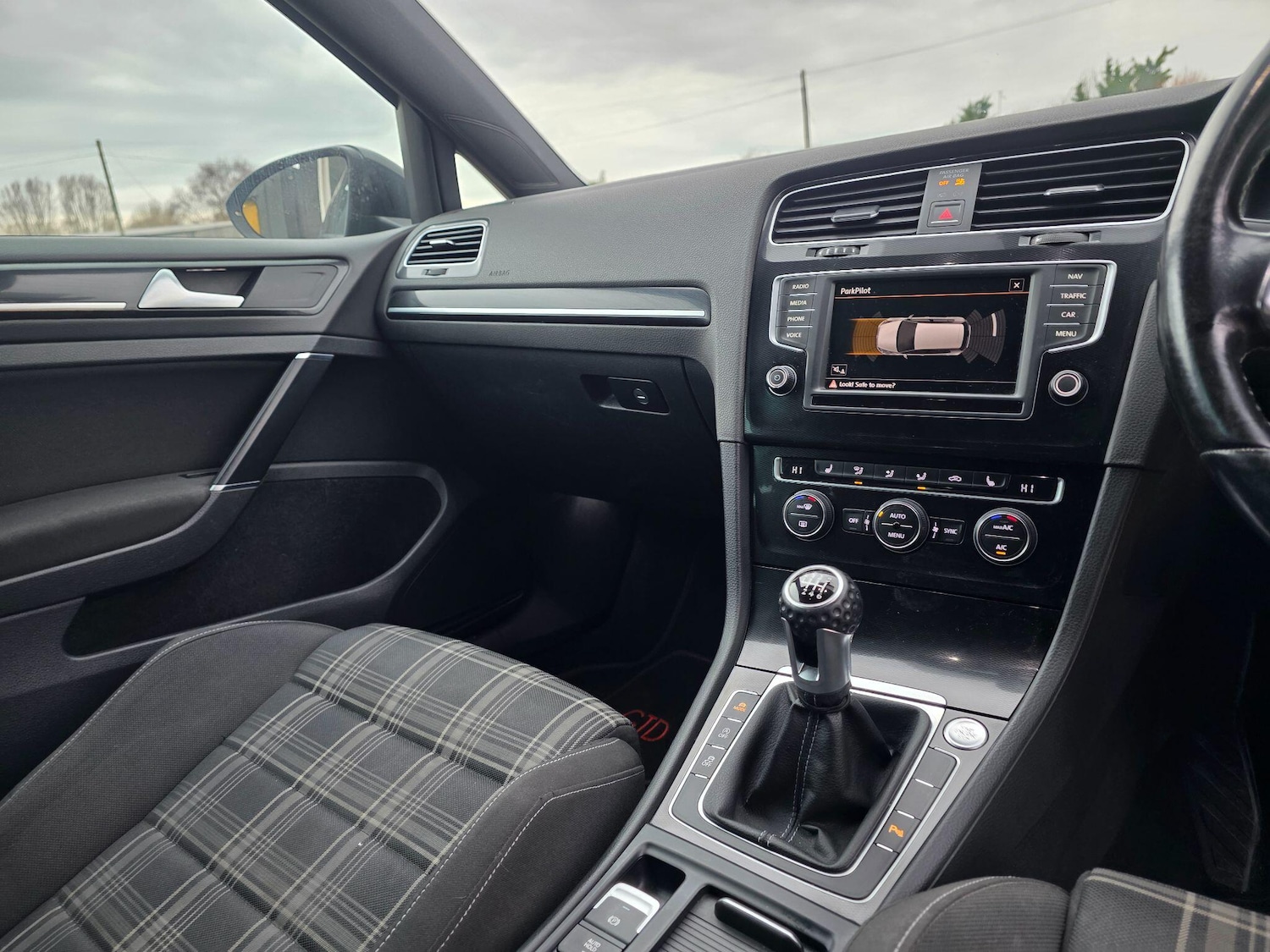 Used Volkswagen Golf 2015 for sale - 76964949: Photo 21