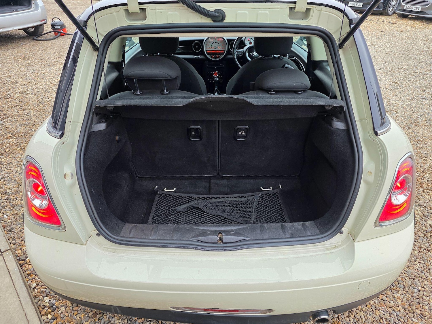 Used MINI Hatch 2011 for sale - 76599455: Photo 16