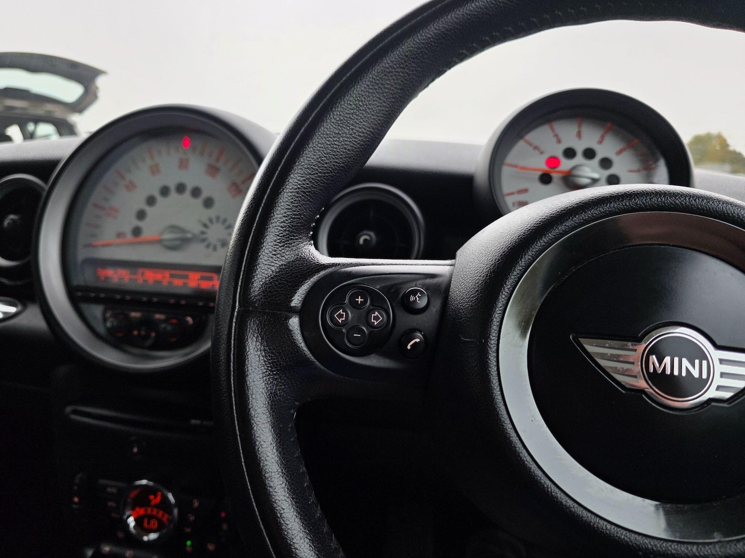 Used MINI Hatch 2011 for sale - 76599455: Photo 25