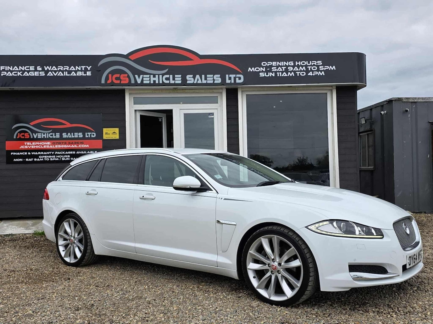 Used Jaguar XF 2014 for sale - 76599428: Photo 2