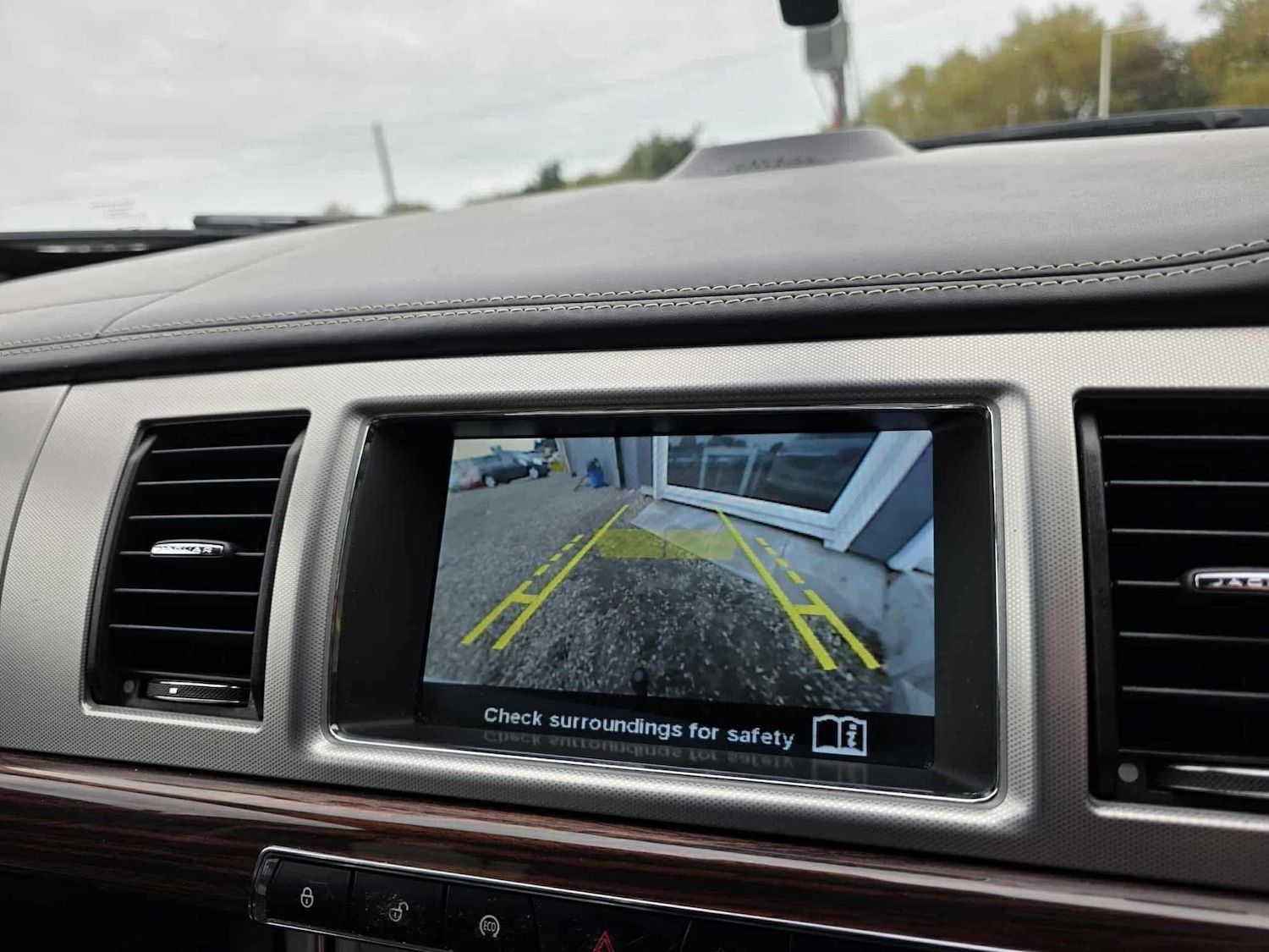 Used Jaguar XF 2014 for sale - 76599428: Photo 29